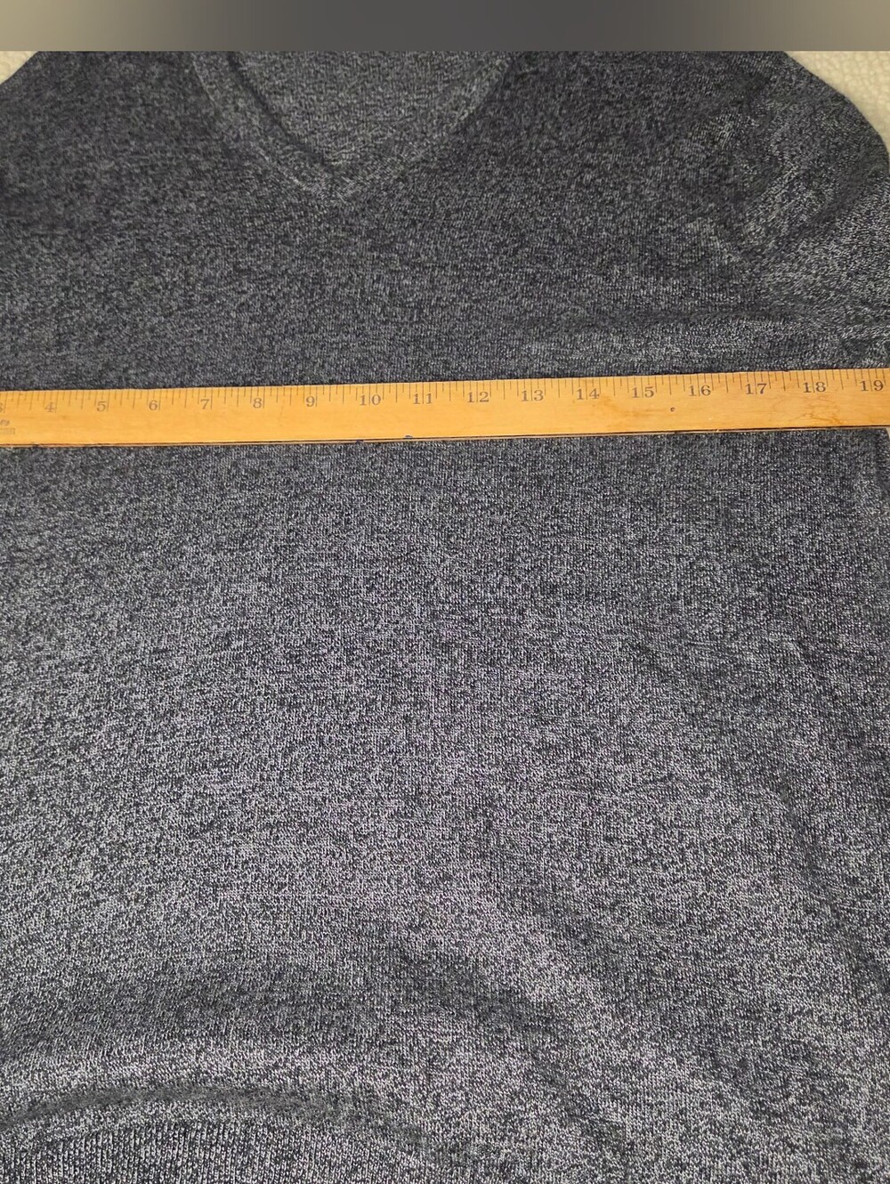 Banana Republic Men's V-Neck Sweater - Charcoal Gray Size Large - Picture 3 of 7